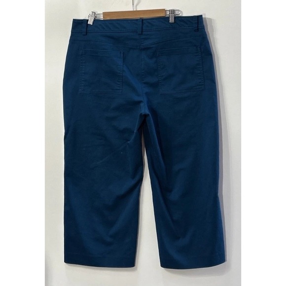 Women's Chicos Stretch Sateen Straight Cropped Pants Capris Sz 16 (3) XL Seamed - Picture 4 of 8
